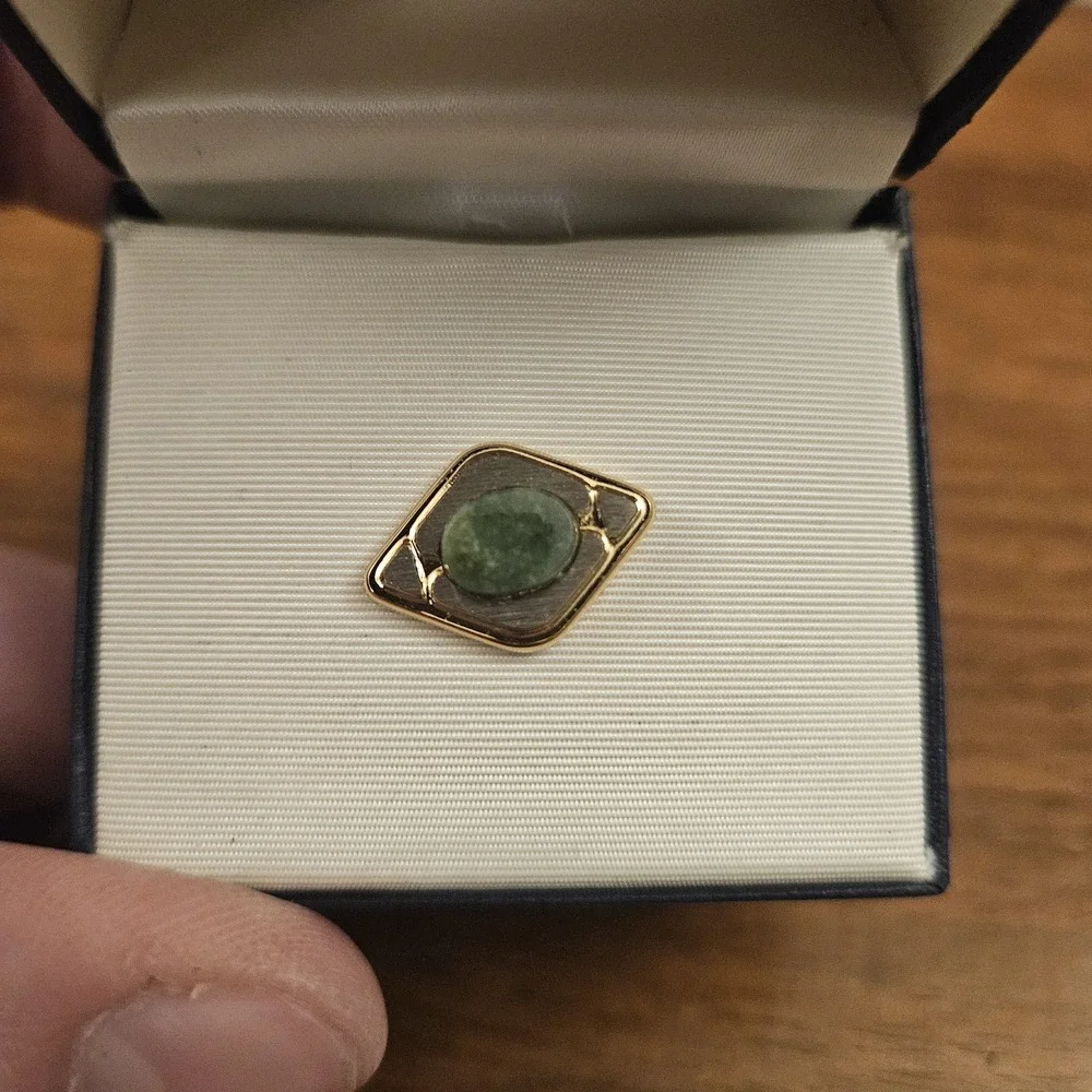 Vintage Swank Genuine‎ Jade Stone Tie Tack Set In Gold Tone In Box